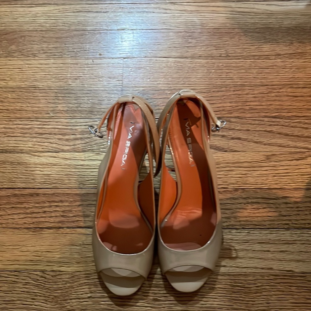 Via Spiga taupe Patent Peep Toe Heels